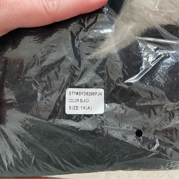 NEW Arula Black Shrug Cardigan Sweater Plus Size A / 1X NWT - Picture 6 of 6